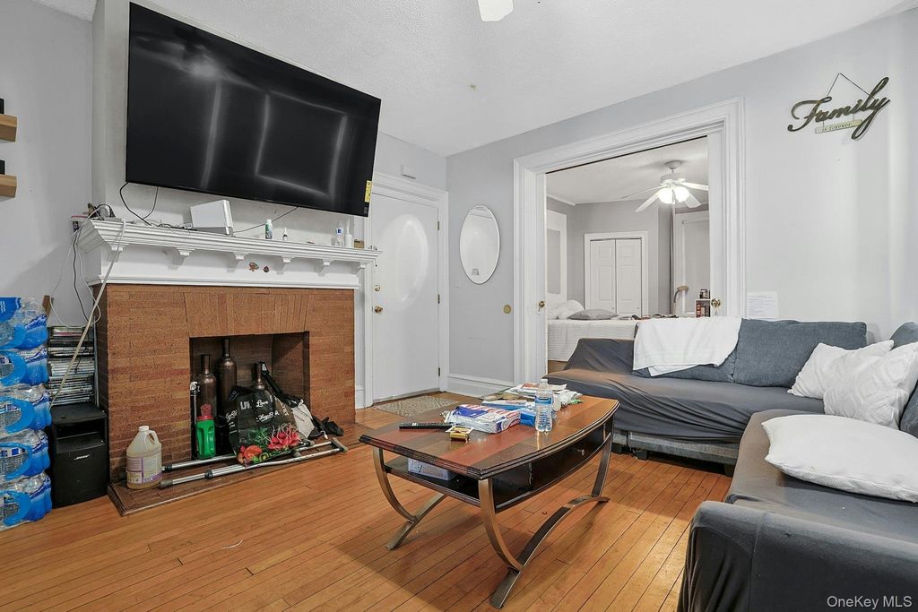 Photo of 11 Woodland Avenue, New Rochelle, NY 10805 (MLS # 940705)