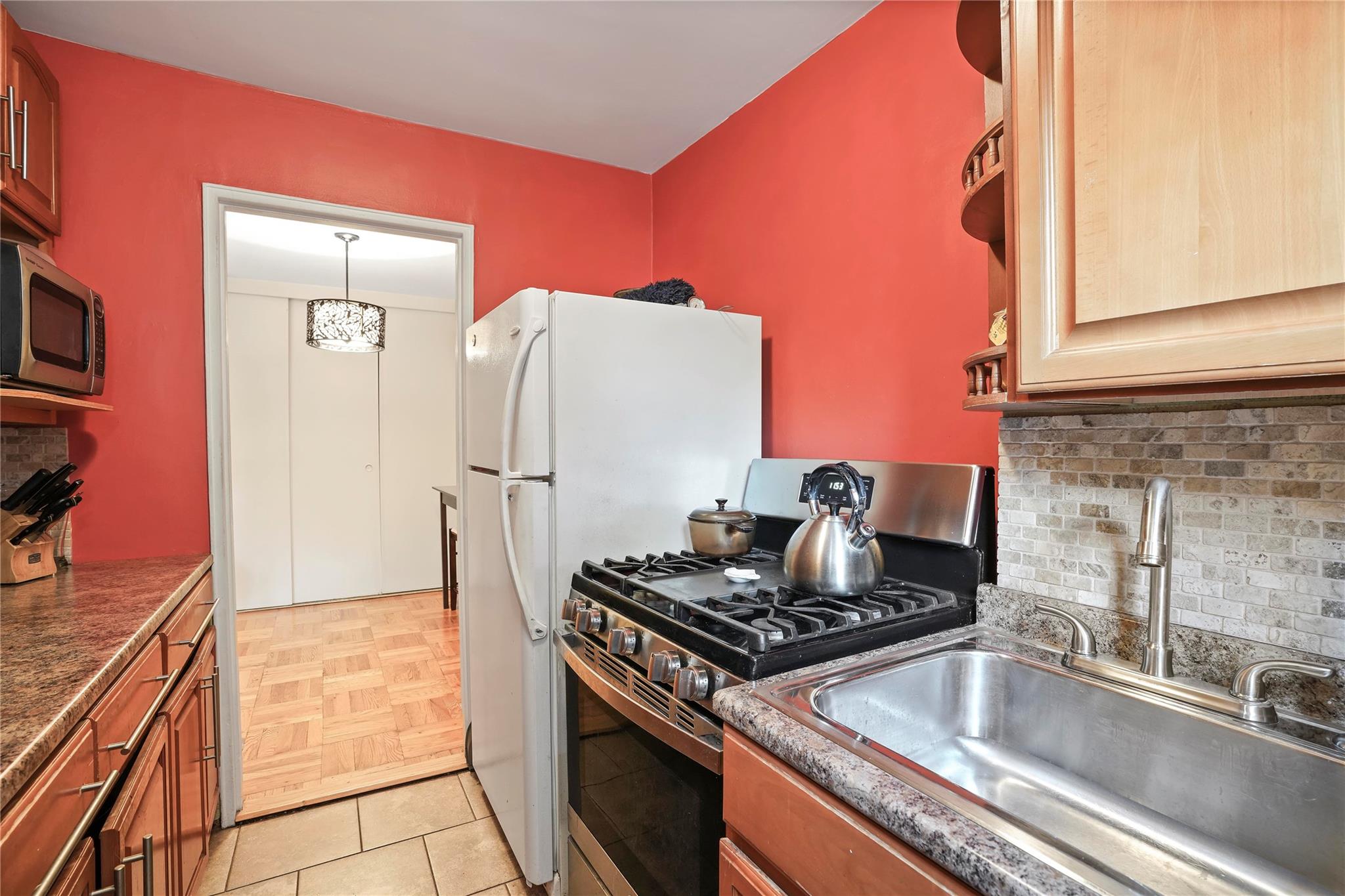 52-15 65 Place #2A, Maspeth, New York image 16