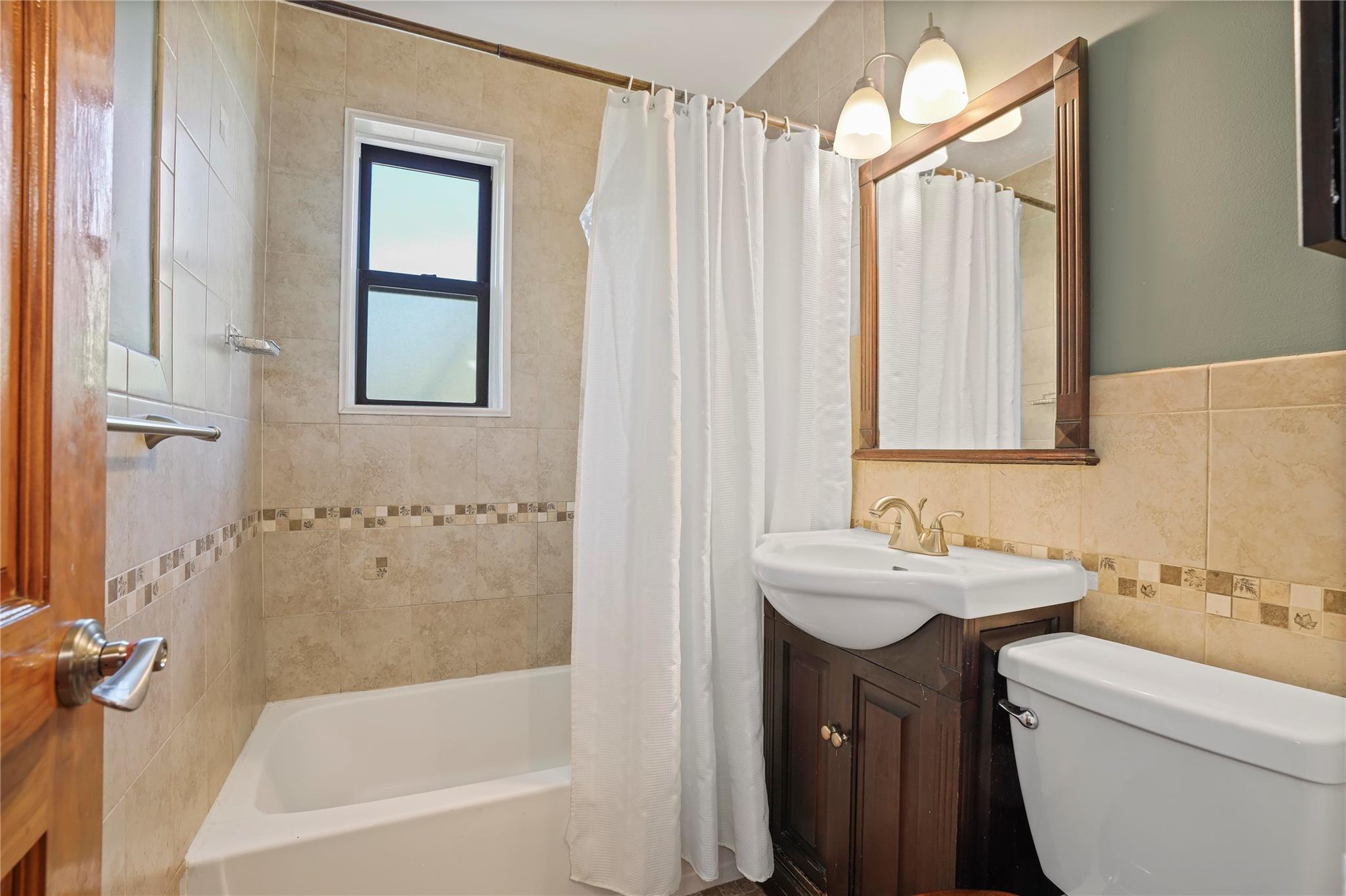52-15 65 Place #2A, Maspeth, New York image 18