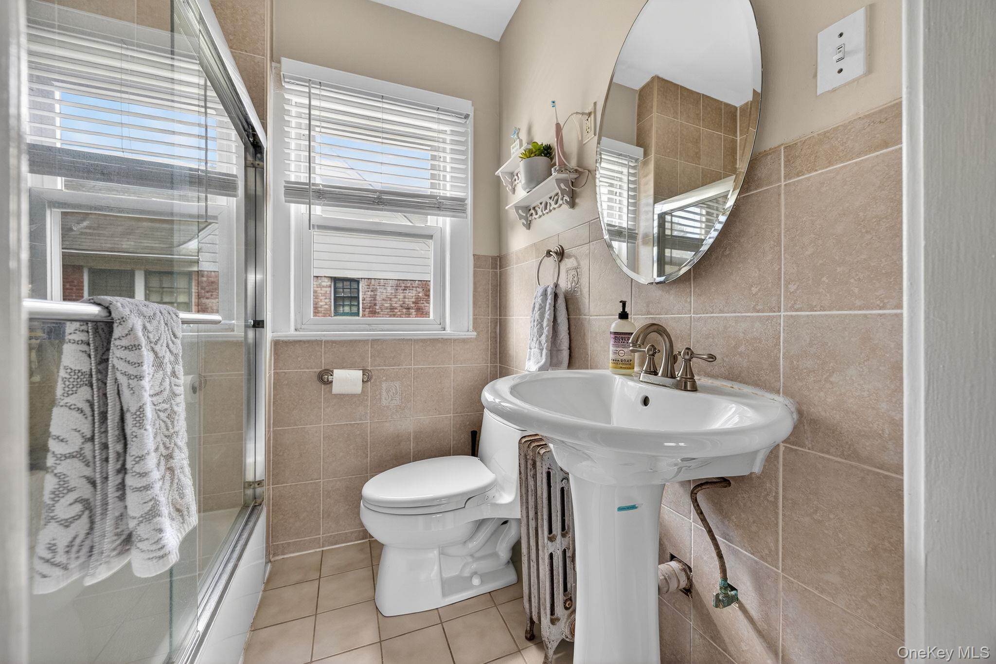 2456 Rockville Centre Parkway