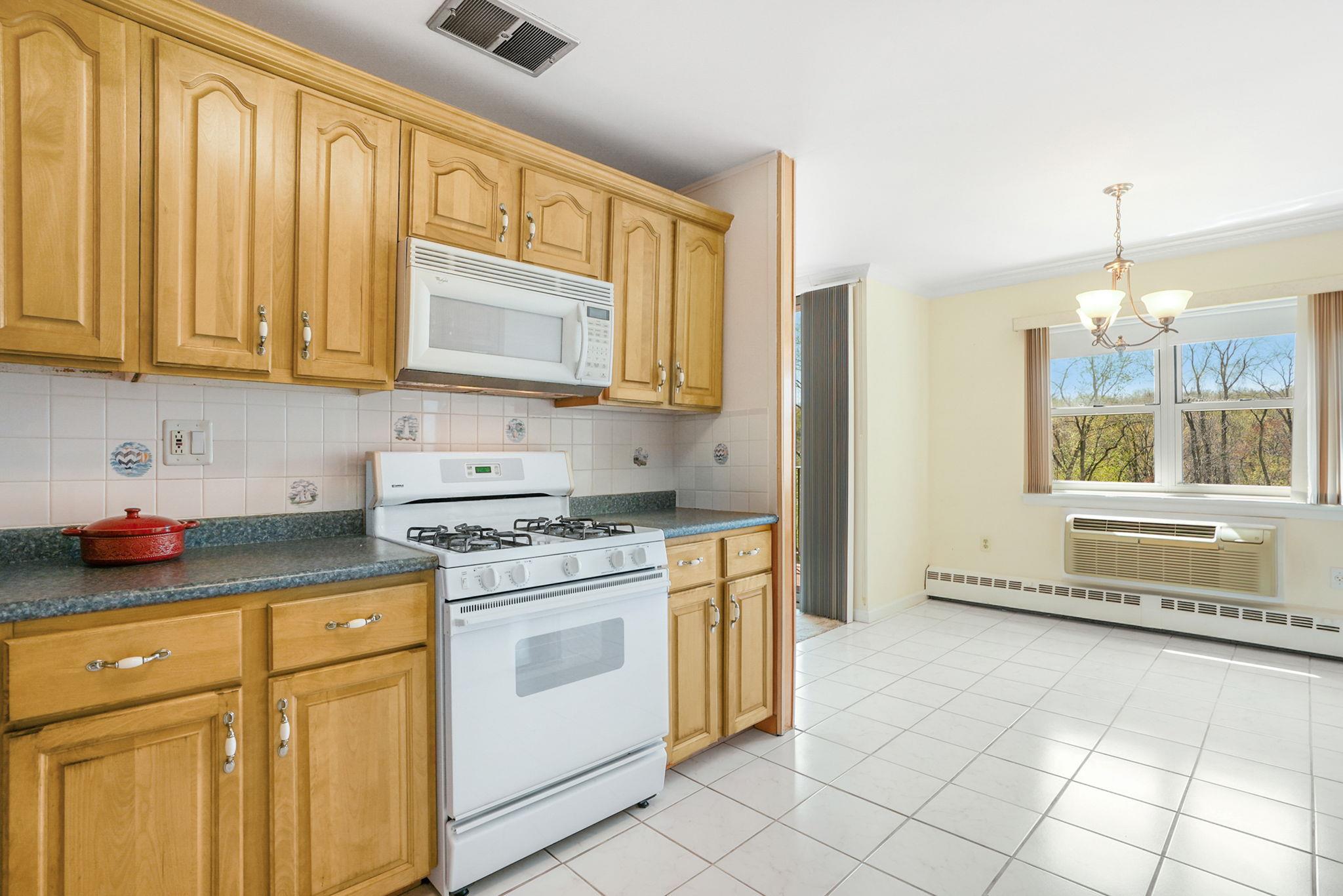 332 Terry Boulevard, Holbrook, New York image 7