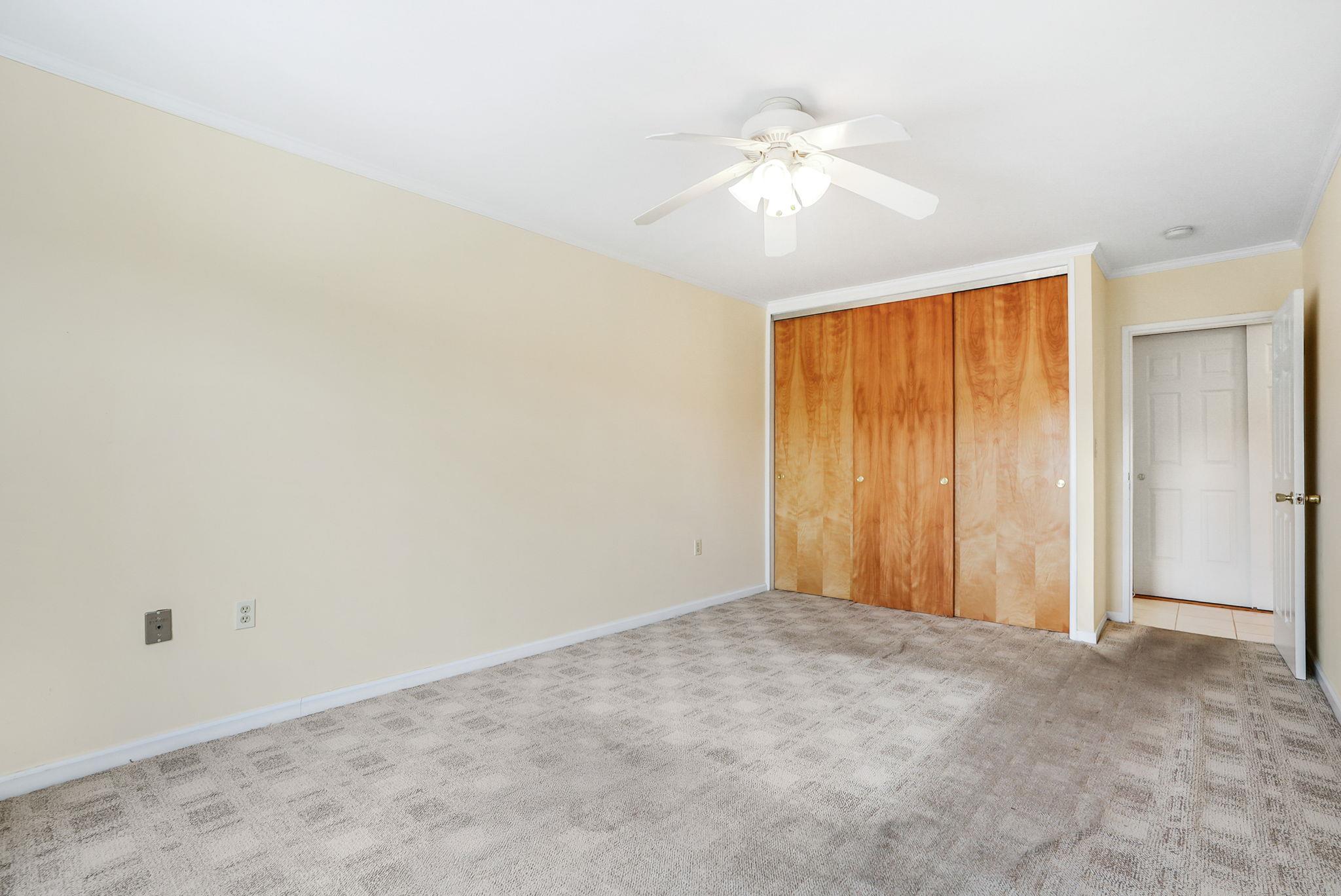 332 Terry Boulevard, Holbrook, New York image 13
