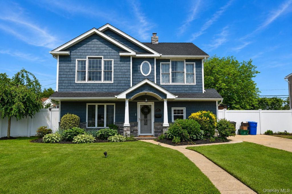 Photo of 26 Sycamore Lane, Levittown, NY 11756 (MLS # 996733)