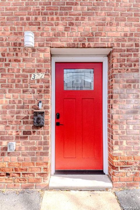 Homes For Sale - 327 Mundy Lane<br/> Mount Vernon, NY 10550