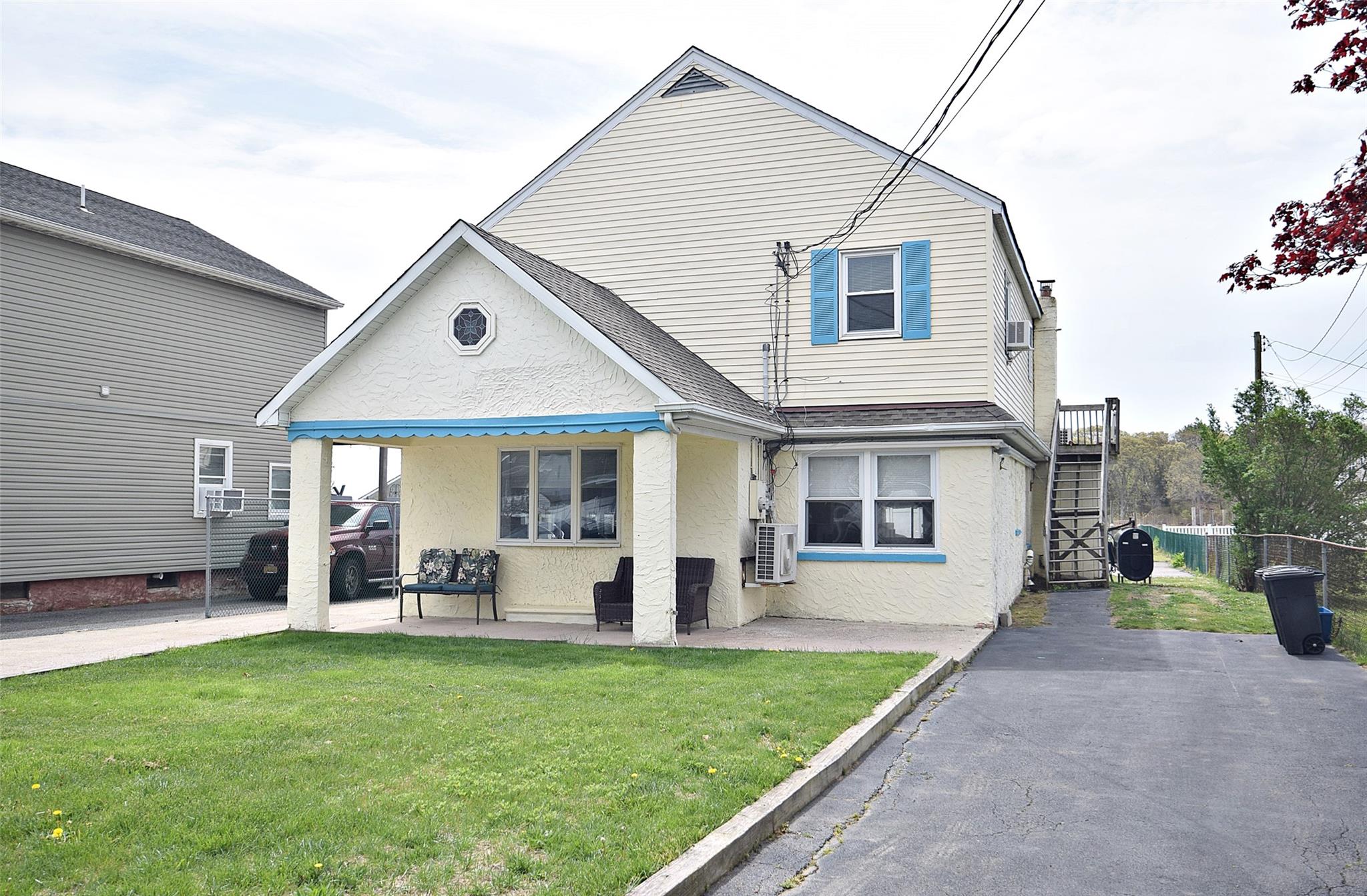 32 Shore Drive, Mastic Beach, New York image 1