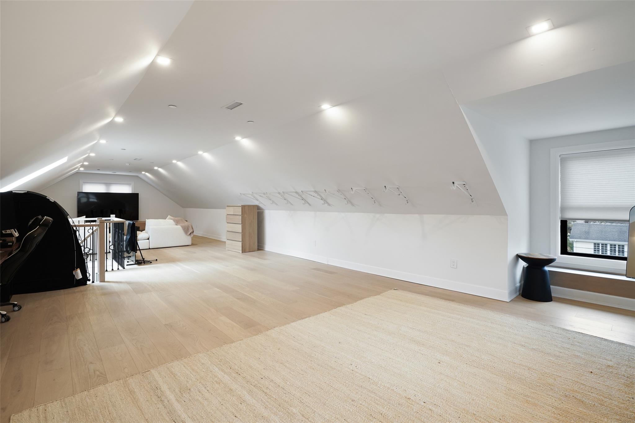 14 White Plains Road, Bronxville, New York image 30