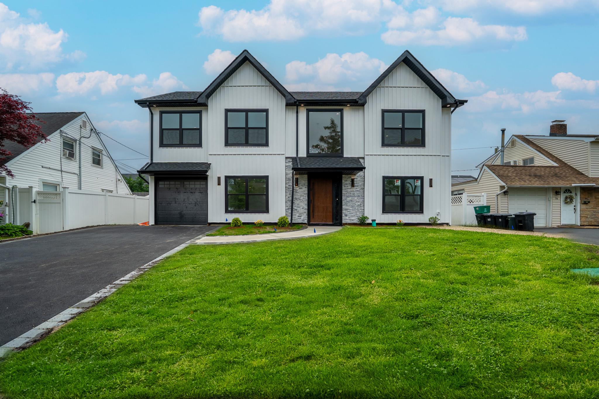 76 Woodcock Lane, Levittown, New York image 1