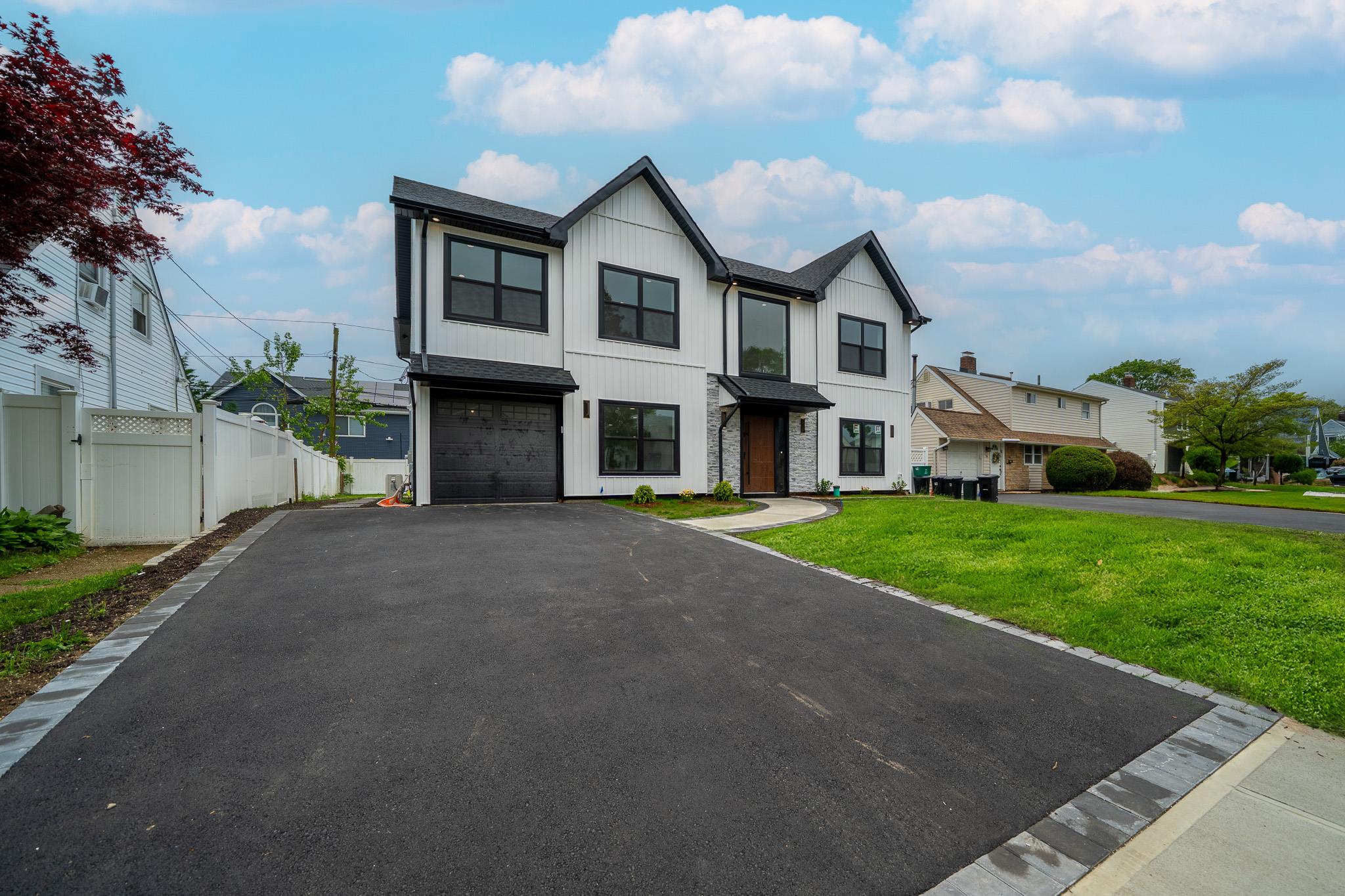 76 Woodcock Lane, Levittown, New York image 3