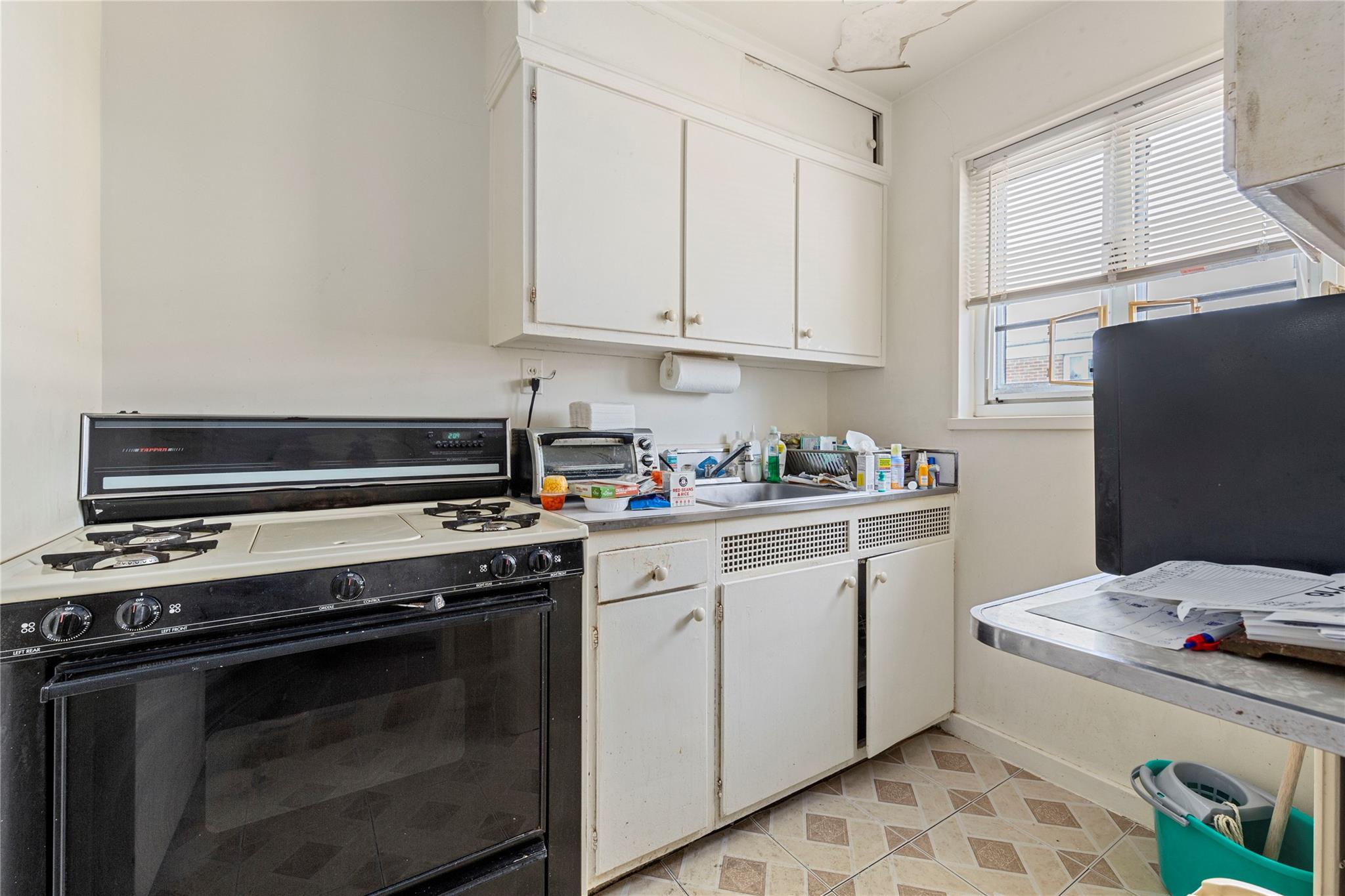 221-31 Braddock Avenue #UPPER, Queens Village, New York image 13