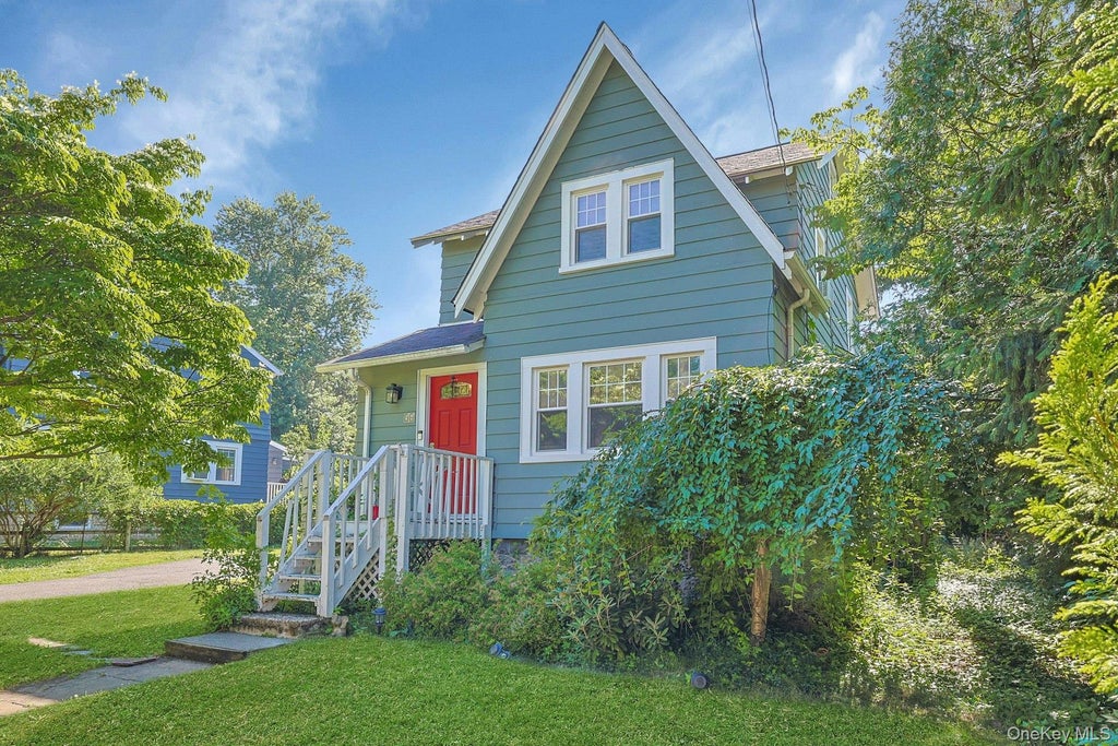 Photo of 54 Burnside Avenue, Congers, NY 10920 (MLS # 1025873)