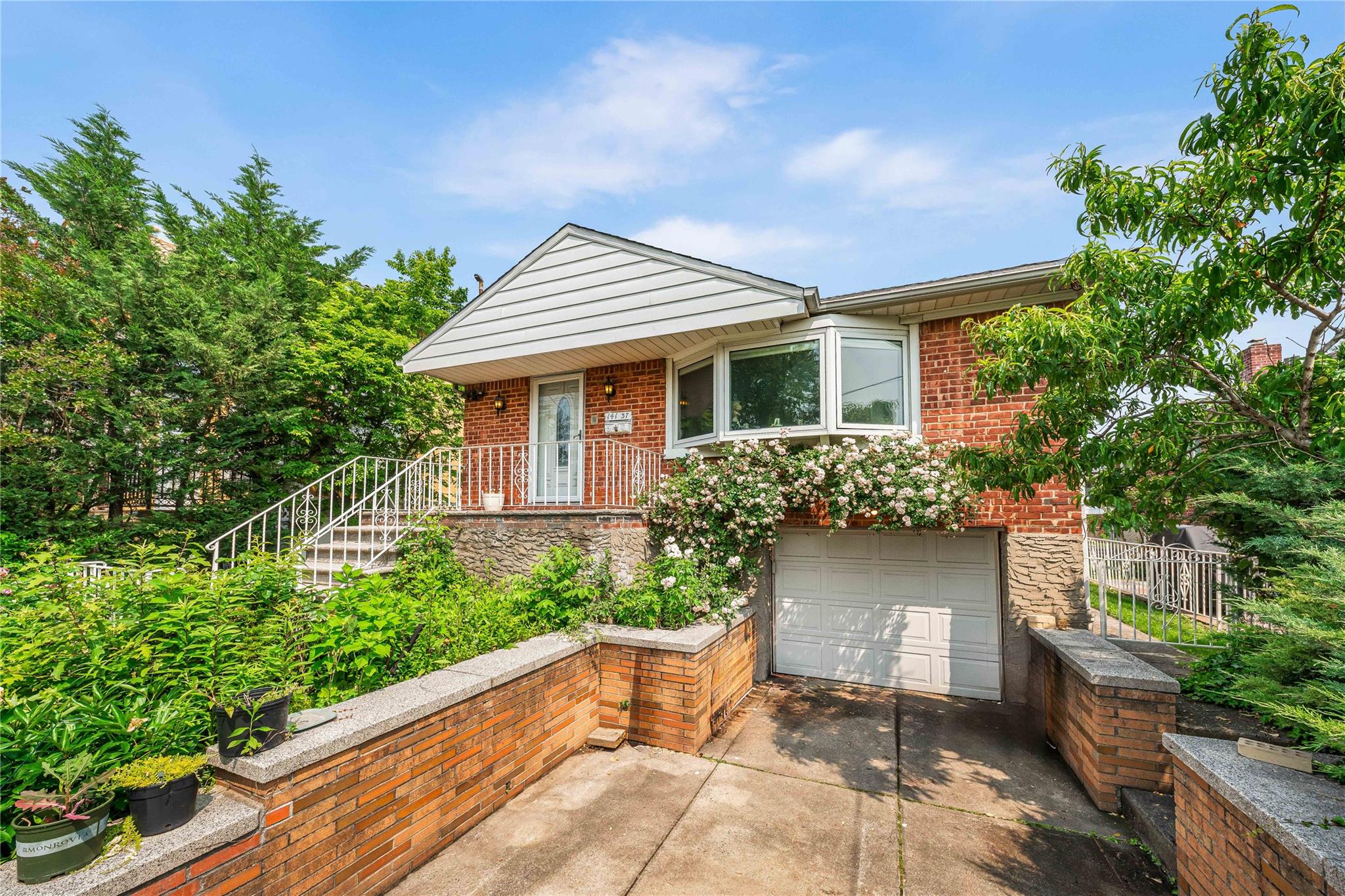 Property for Sale at 11 Avenue Ave, Whitestone, Queens, NY - Bedrooms: 3 
Bathrooms: 3 
Rooms: 10  - $1,248,000