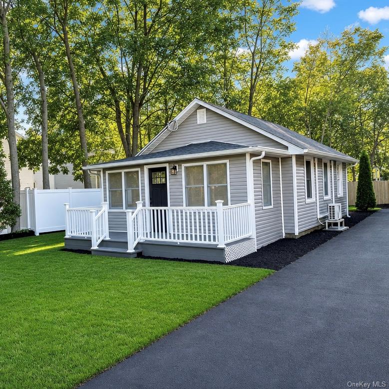 Photo of 4 Garfield Court, Nesconset, NY 11767 (MLS # 1063663)