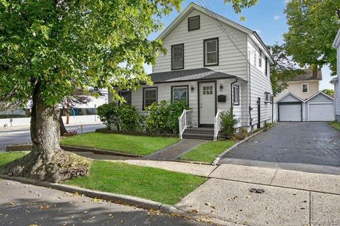 201 Jamaica Boulevard, Carle Place, NY 11514 - MLS#: 926671