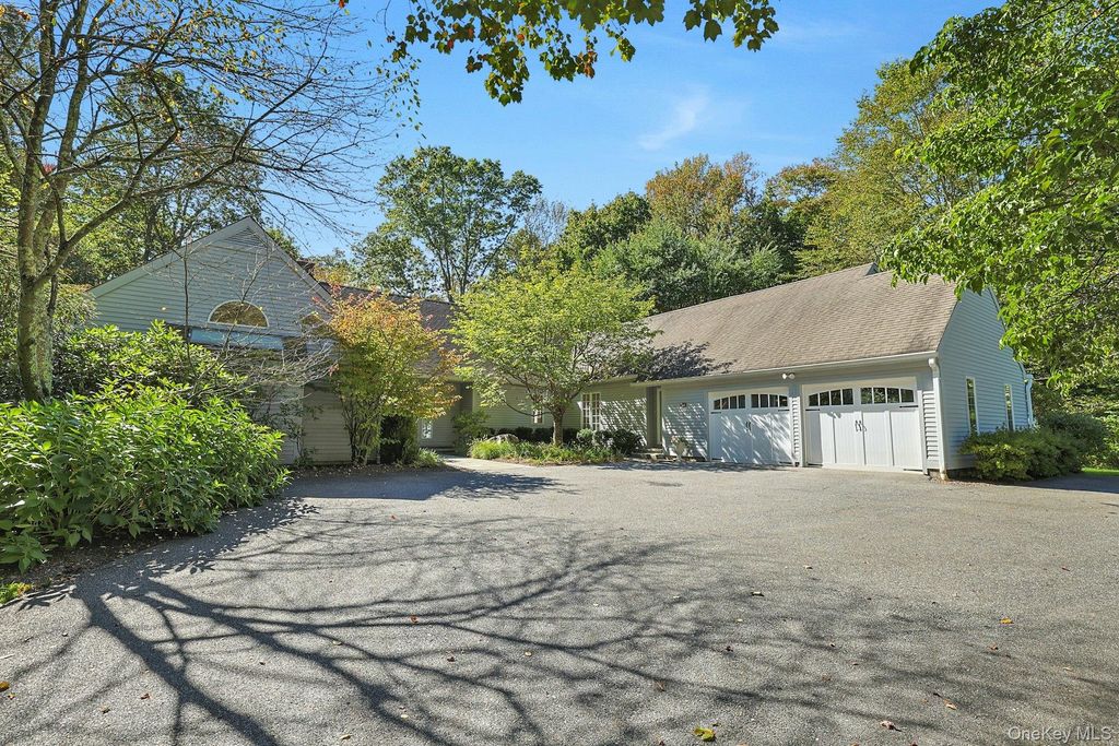 Photo of 24 North Way, Chappaqua, NY 10514 (MLS # 911235)
