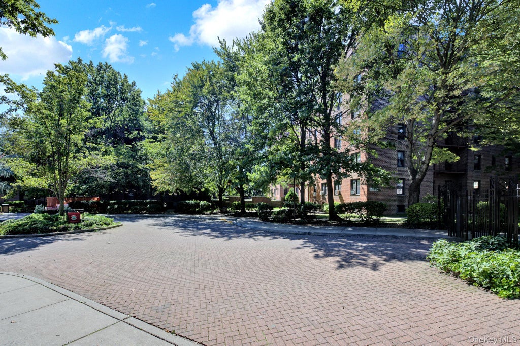 Photo of 150-10 71st Avenue #6H, Flushing, NY 11367 (MLS # 1044327)