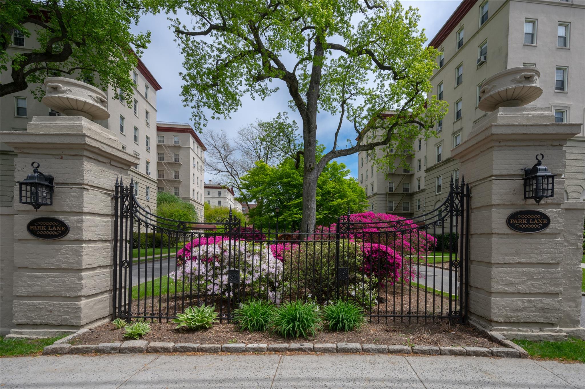 2 Park Lane #2D, Mount Vernon, New York image 2