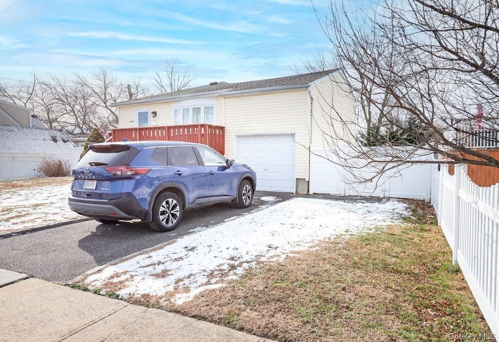 Photo of 385 Beacon Avenue, Lindenhurst, NY 11757 (MLS # 954350)