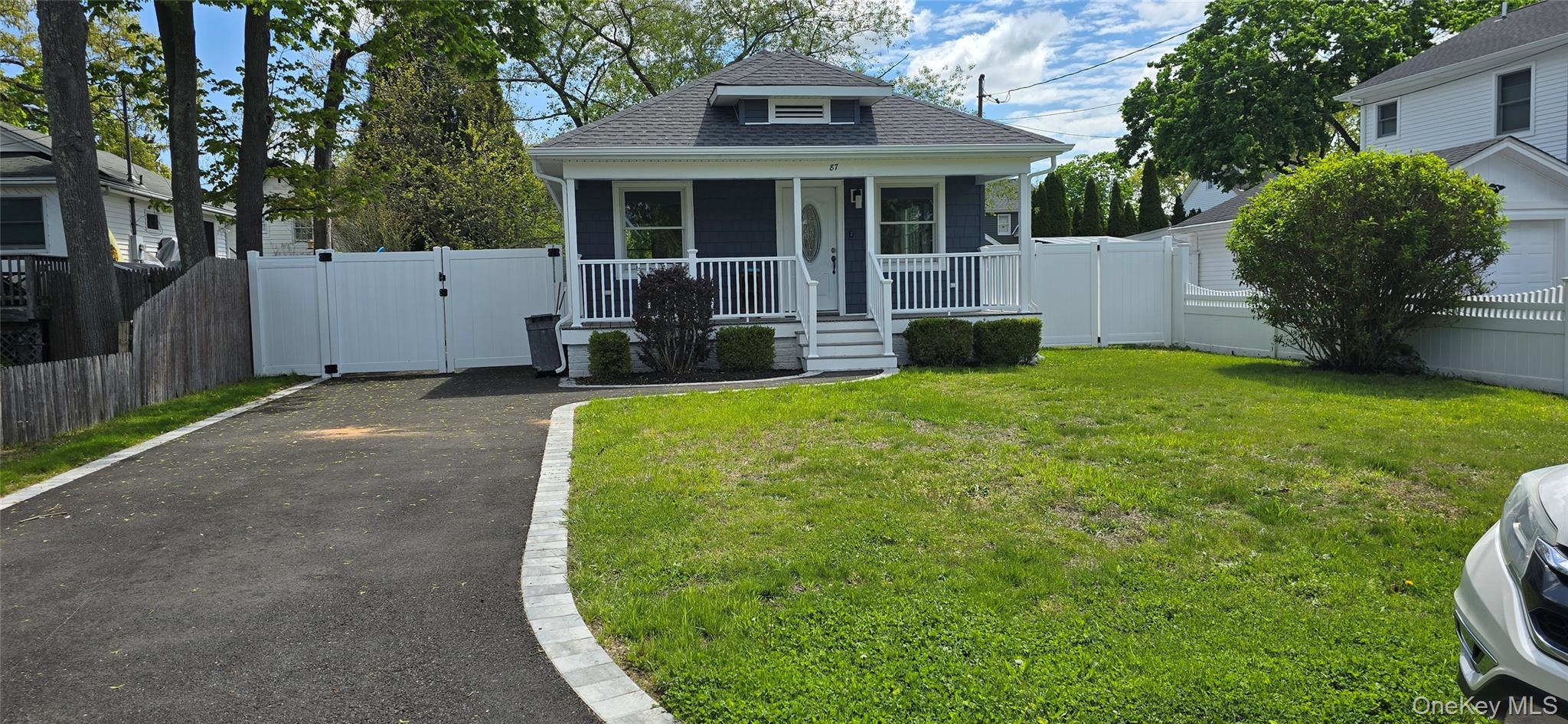 87 Willet Avenue