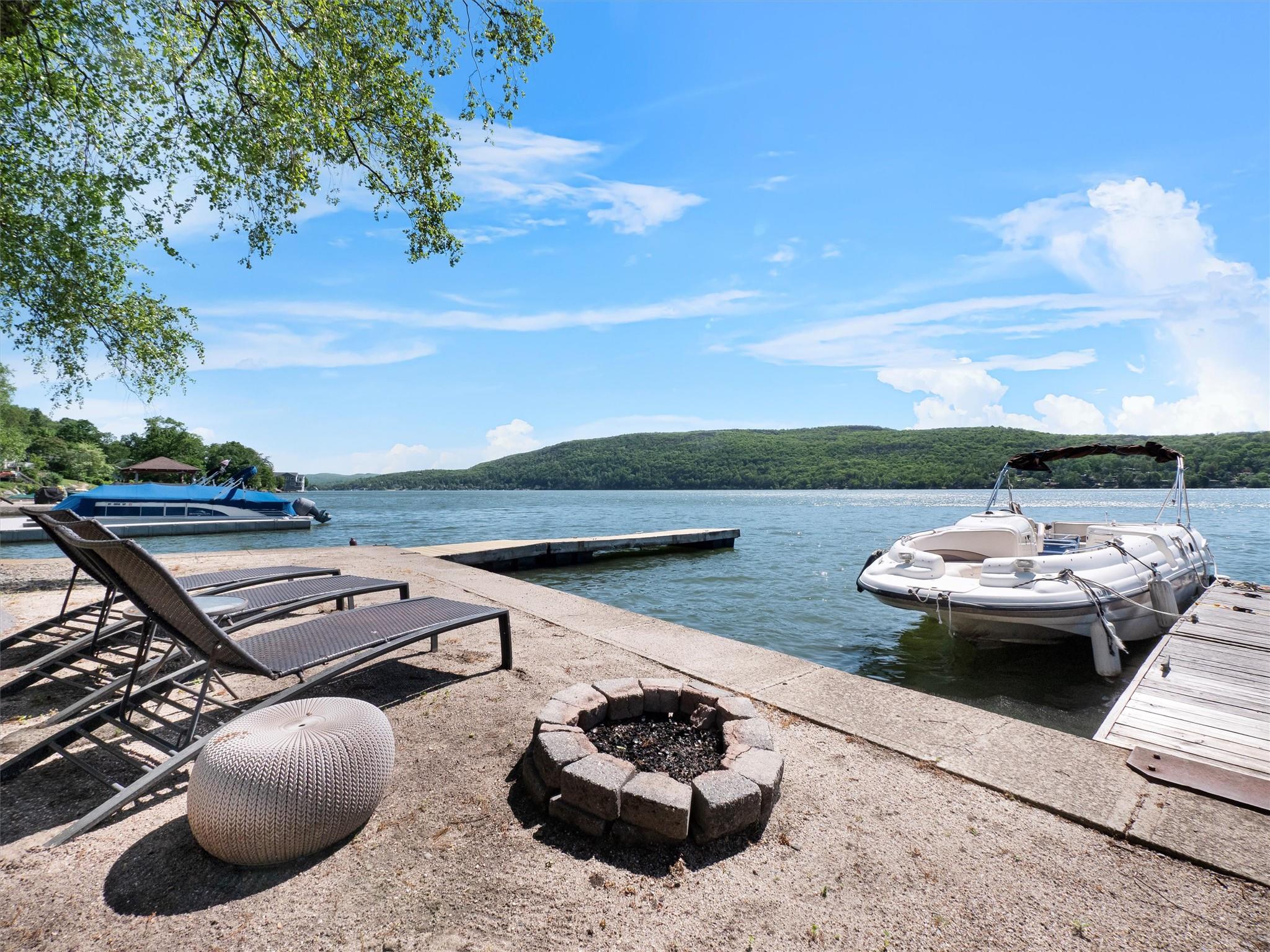 17 Woodlands Terrace, Greenwood Lake, New York image 2