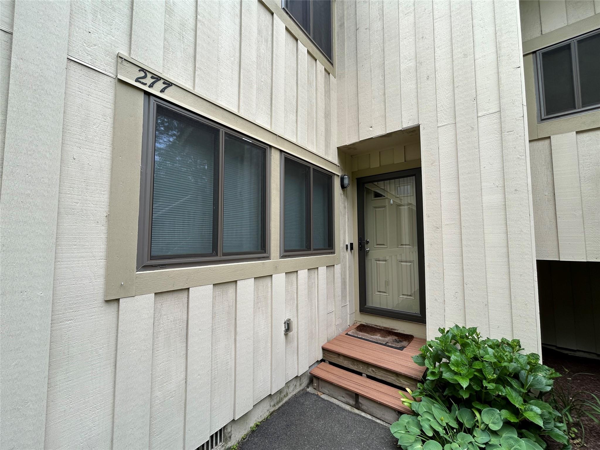 Rental Property at Maplewood Drive, South Salem, New York - Bedrooms: 1 
Bathrooms: 1 
Rooms: 3  - $2,550 MO.