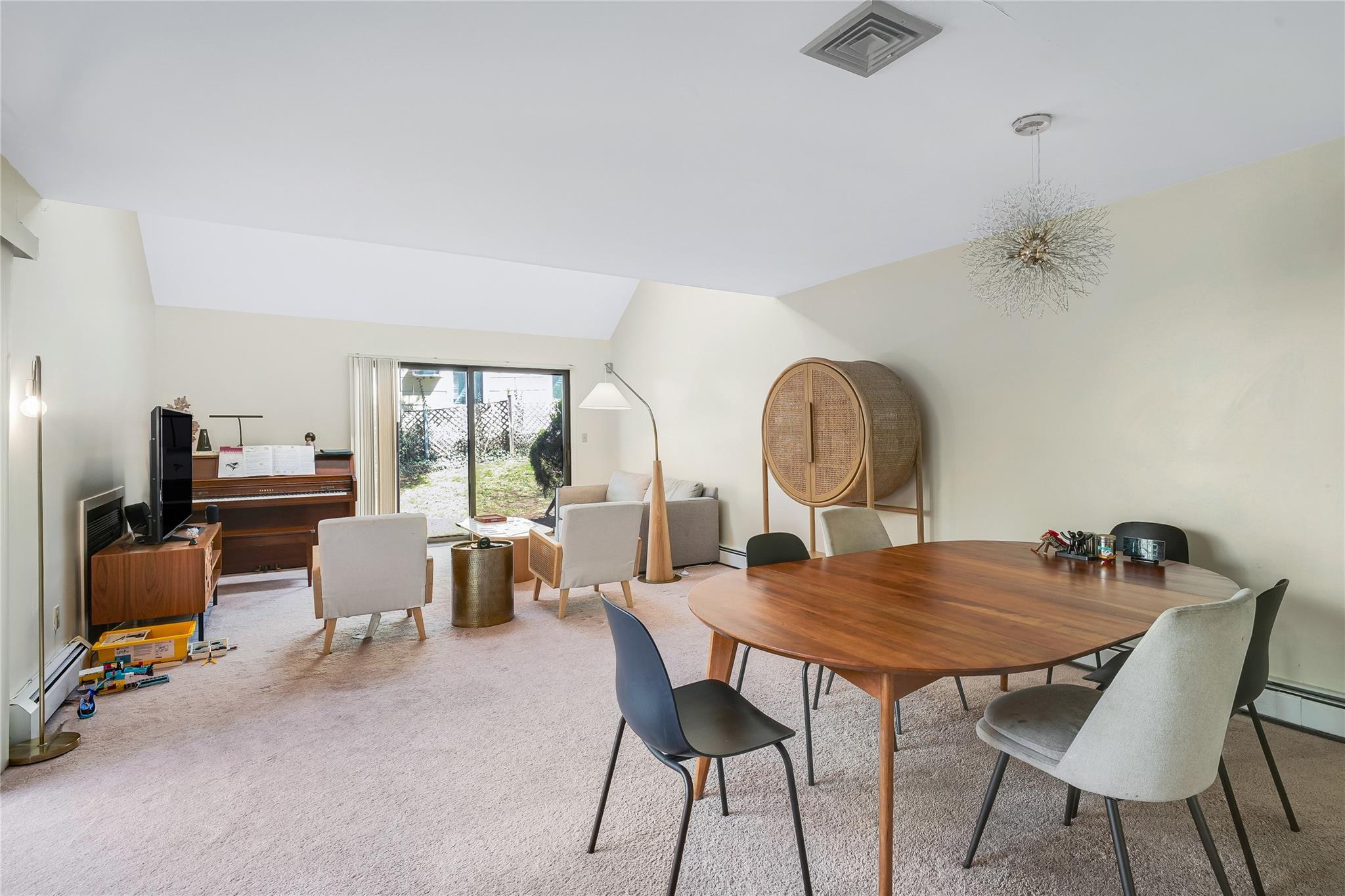 3 Evon Court, Scarsdale, New York image 2