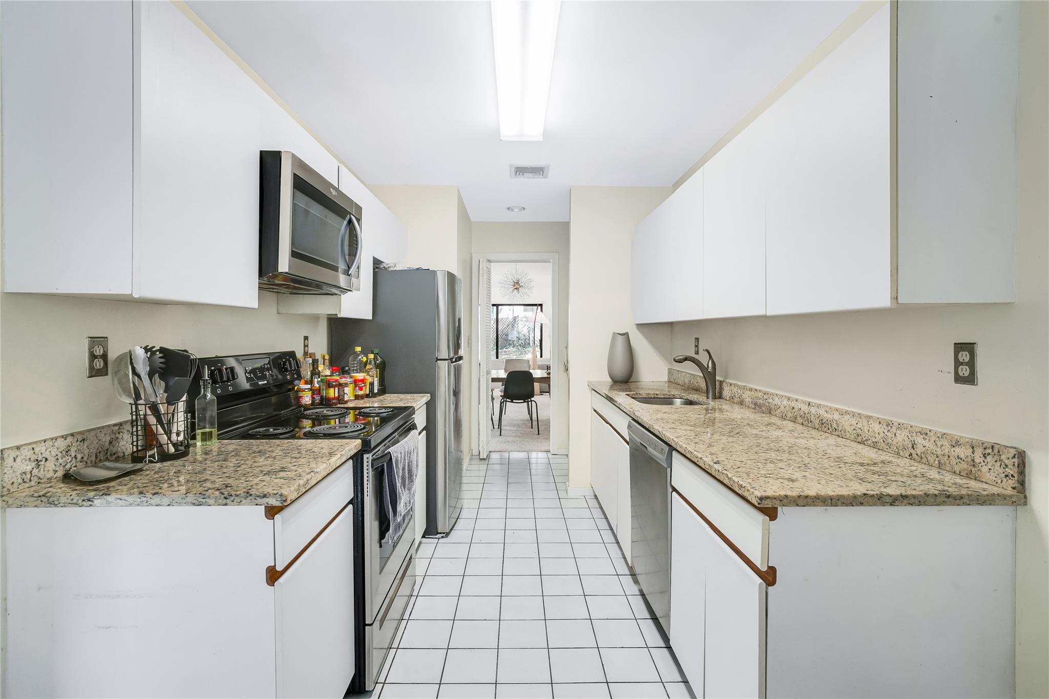 3 Evon Court, Scarsdale, New York image 4