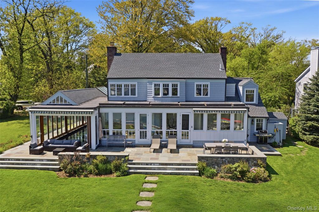 Photo of 9 Bishop Place, Larchmont, NY 10538 (MLS # 981036)