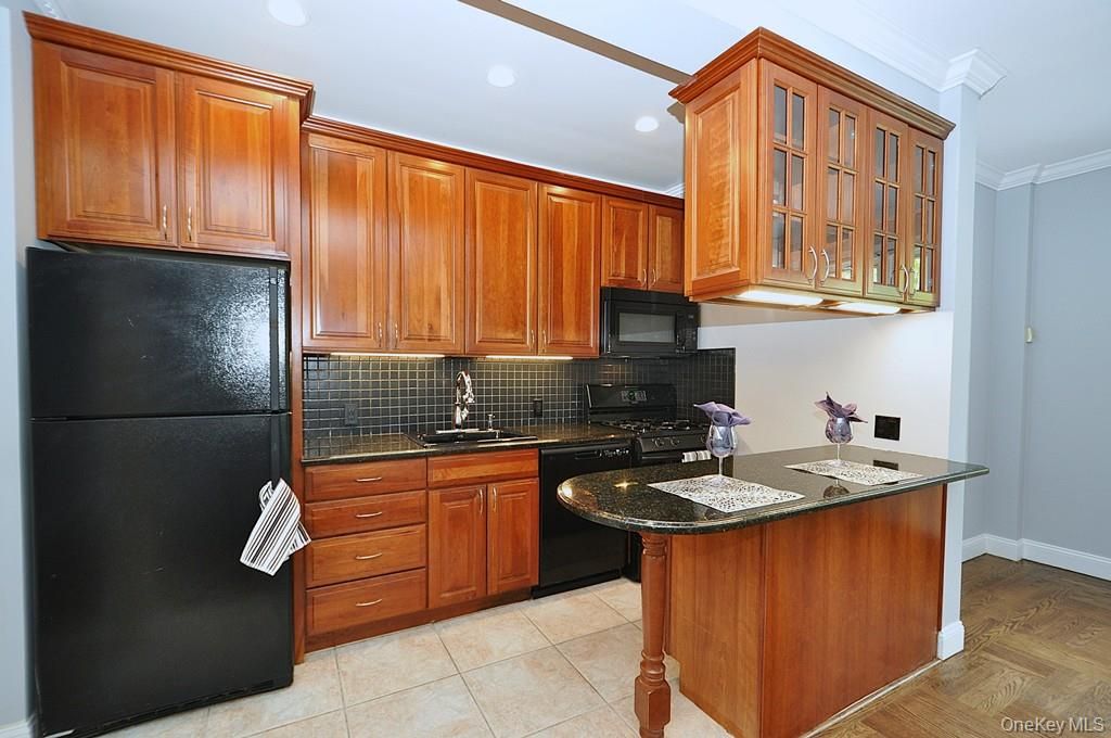 Photo of 6 Midland Gardens Gdns #3D, Bronxville, NY 10708 (MLS # 1000251)