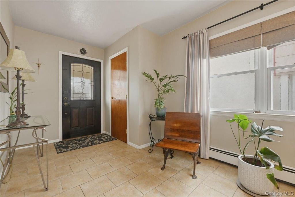 Photo of 25 Gleaner Lane, Levittown, NY 11756 (MLS # 970164)