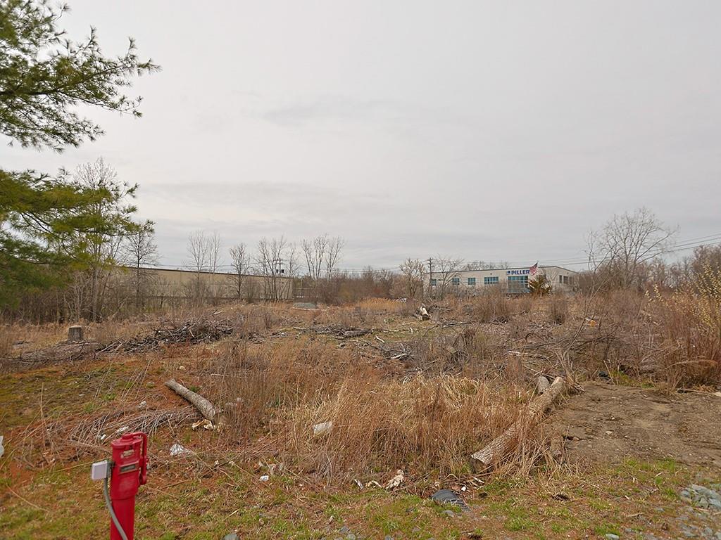 Wes Warren Drive, Middletown, New York image 5