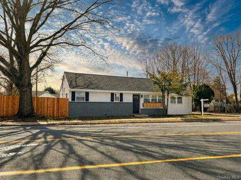 Homes For Sale - 3323 Great Neck Road<br/> Amityville, NY 11701