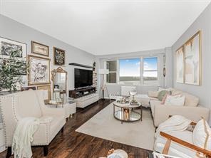 12 Woodbine Drive, Hicksville, New York image 2
