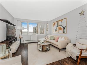 12 Woodbine Drive, Hicksville, New York image 3