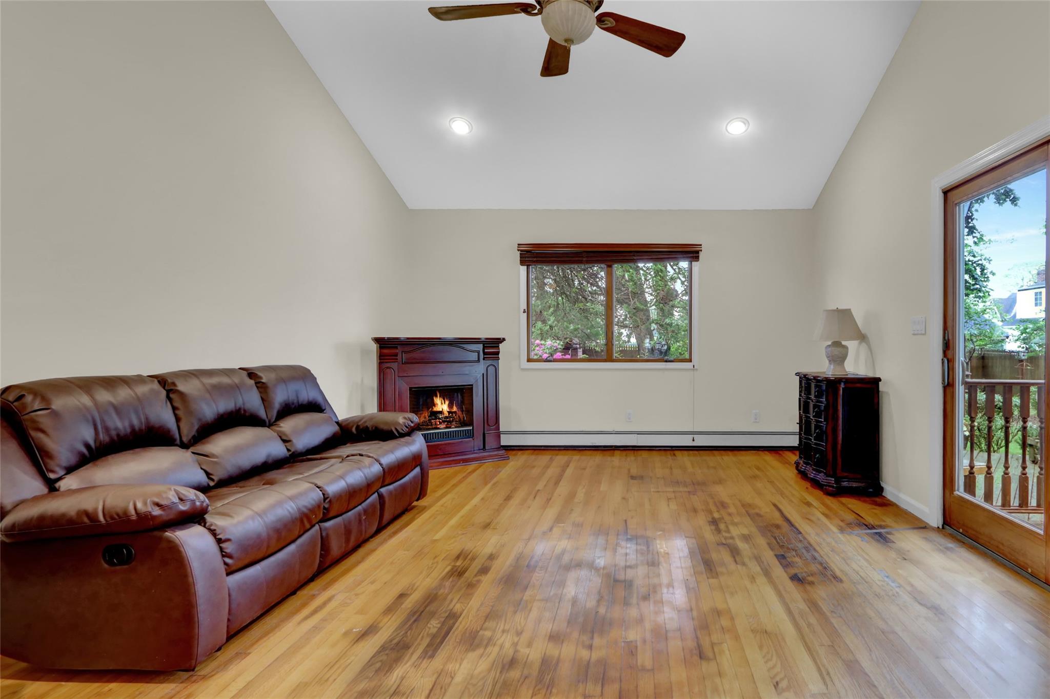 690 Franklin Avenue, Massapequa, New York image 9