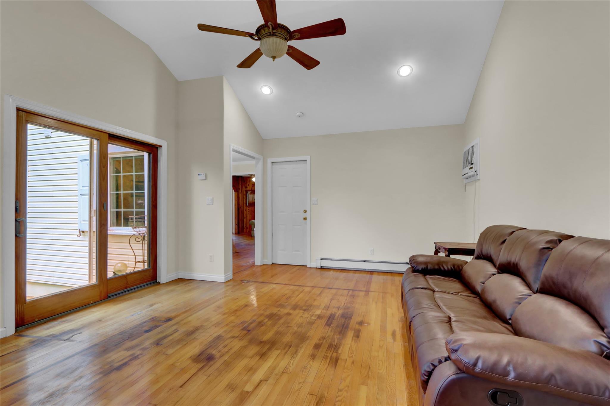690 Franklin Avenue, Massapequa, New York image 10
