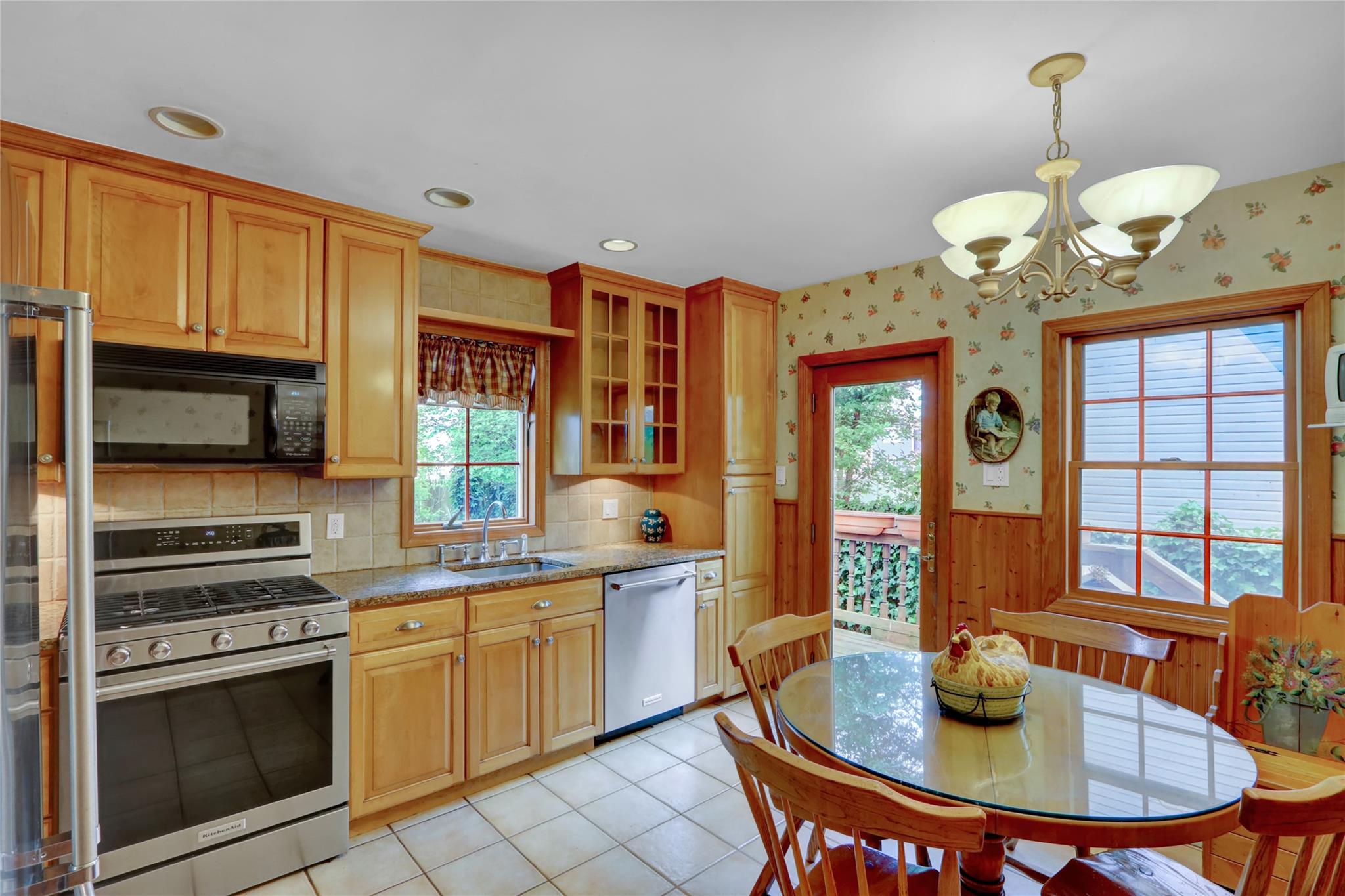 690 Franklin Avenue, Massapequa, New York image 11