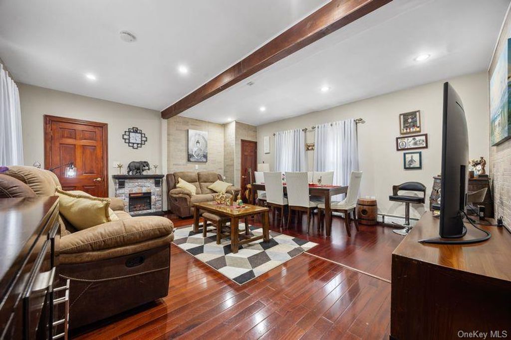 Photo of 171 Burke Avenue, Staten Island, NY 10314 (MLS # 943483)