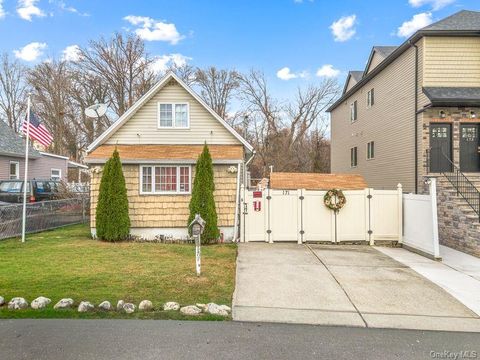 Homes For Sale - 171 Burke Avenue<br/> Staten Island, NY 10314