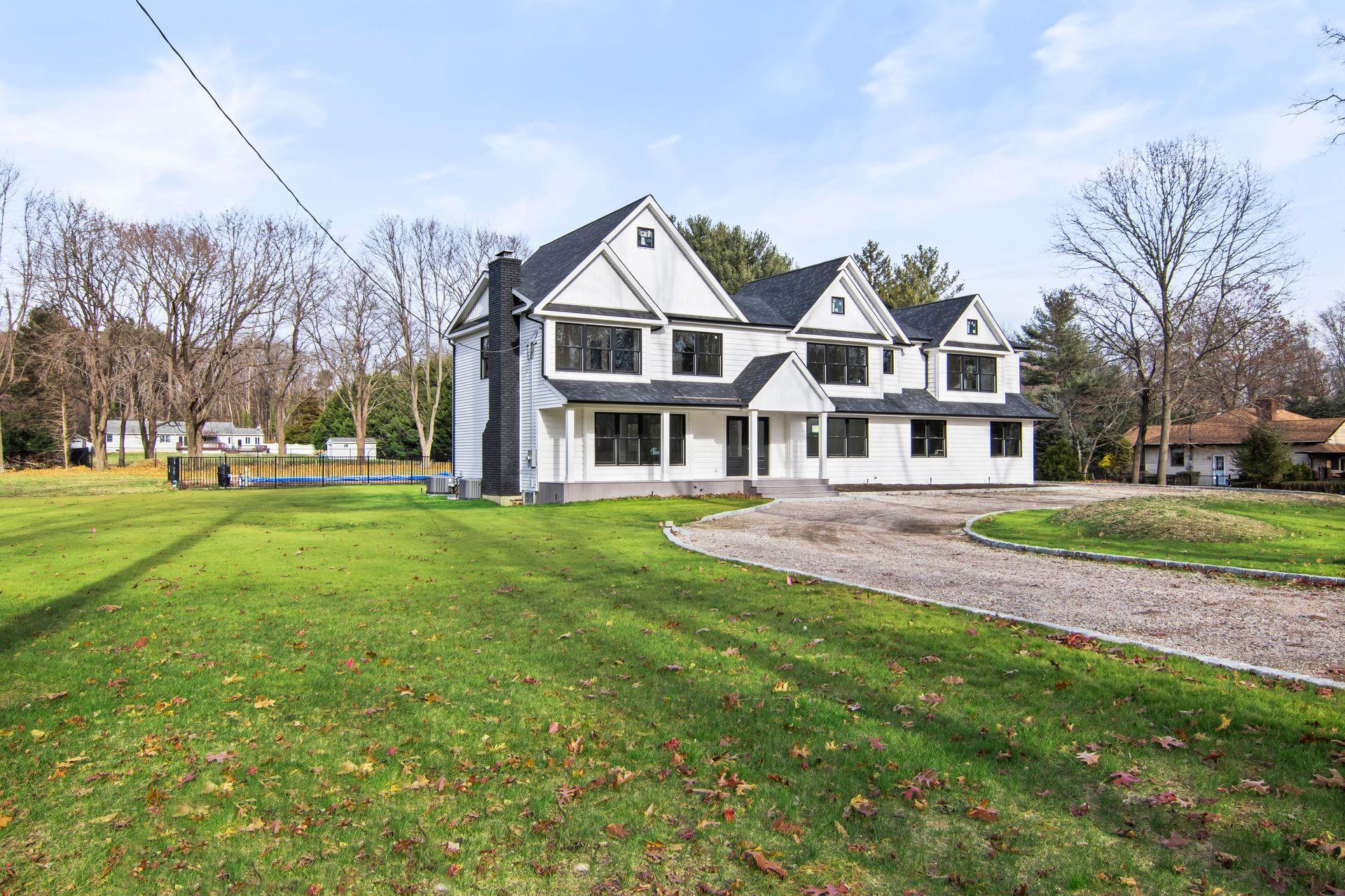 158 Landing Meadow Road, Smithtown, New York image 7