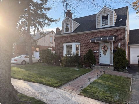 25 Crowell Street Hempstead NY 11550