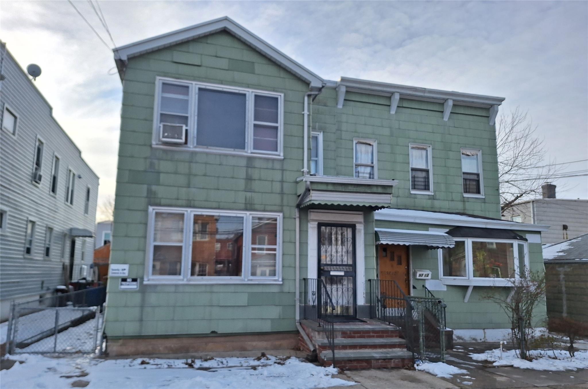 92 Street, Ozone Park, Queens, NY - 5 Bedrooms  
2 Bathrooms - 