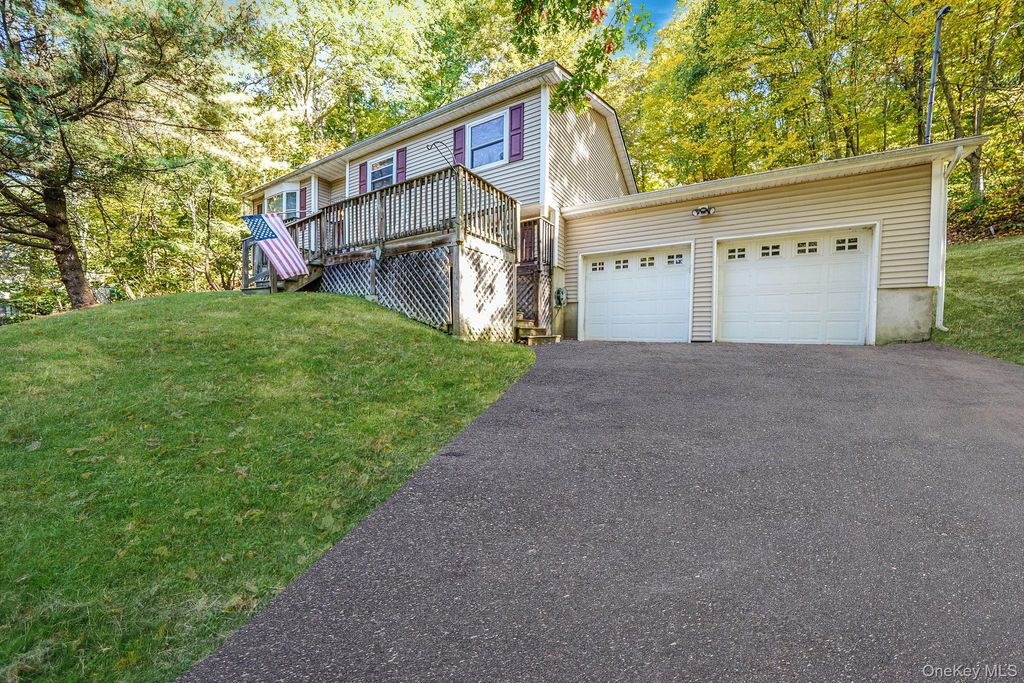 Photo of 68 Old Sylvan Lake Road, Hopewell Junction, NY 12533 (MLS # 922302)