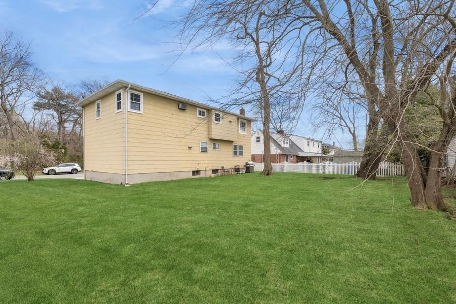 1702 Lakeview Avenue, Seaford, New York image 2