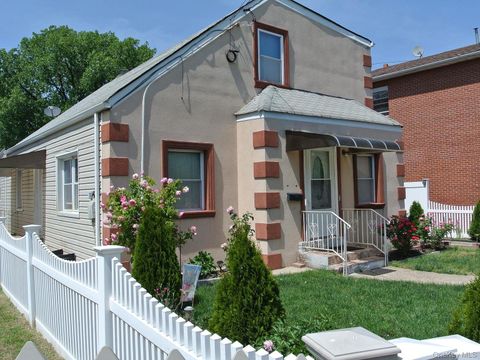 Multifamily For Sale - 241-07 147th Avenue<br/> Rosedale, NY 11422