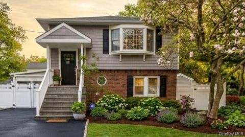 Photo of 4 Florence Street, Nesconset, NY 11767 (MLS # 992164)