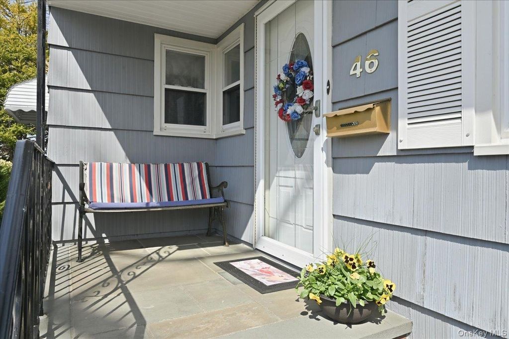 Photo of 46 Bedford Avenue, Massapequa, NY 11758 (MLS # 979990)