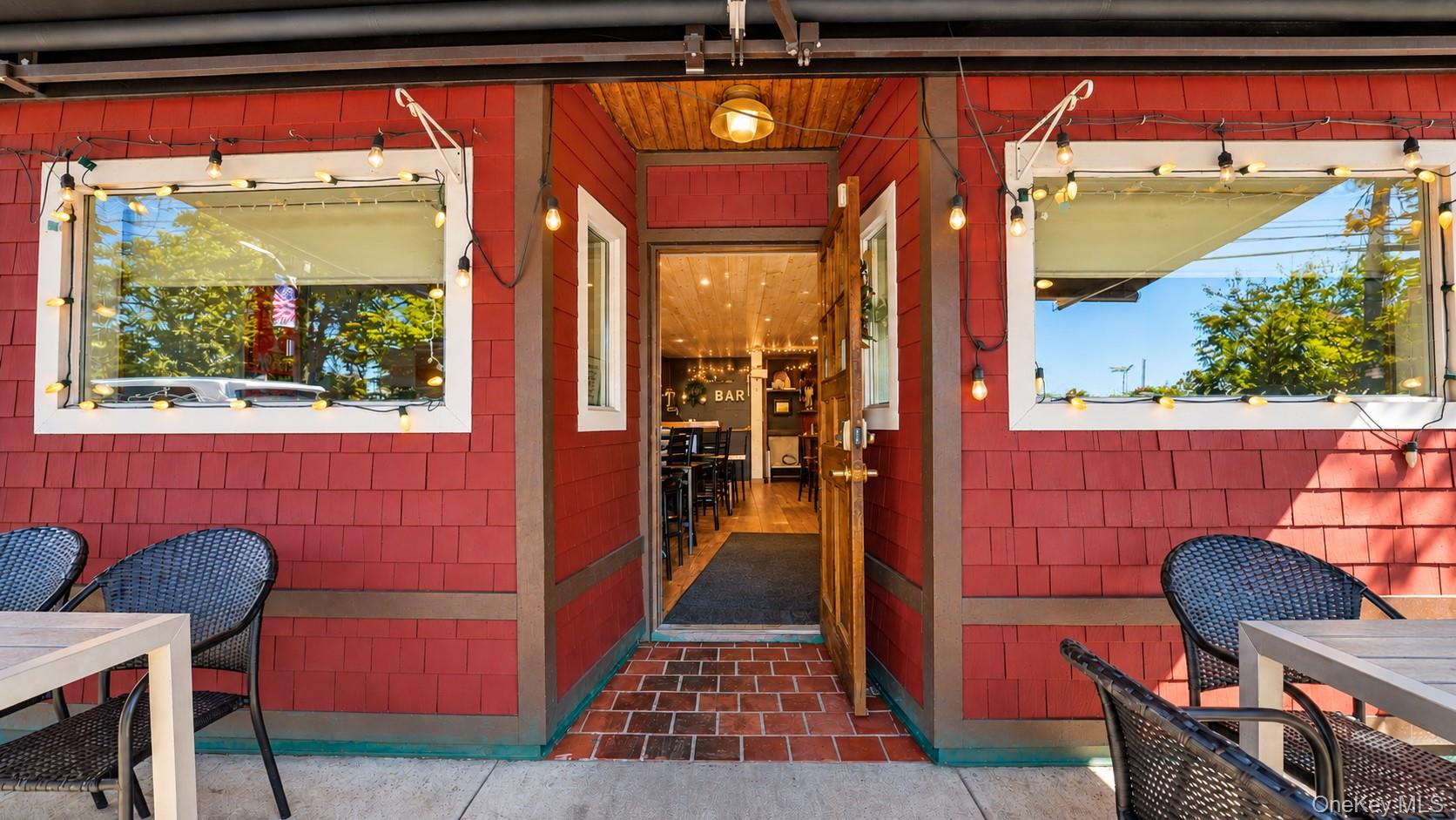 41 N Riverside Avenue