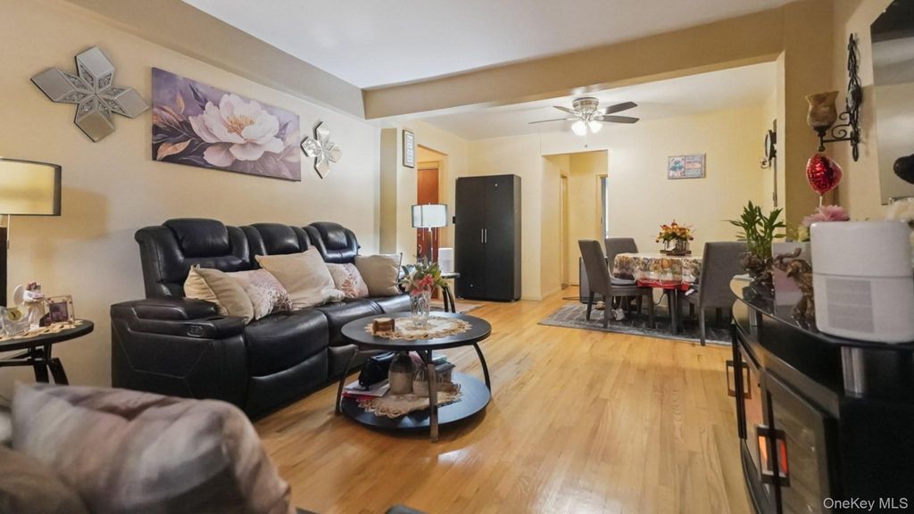 Photo of 1133 Midland Avenue #3K, Bronxville, NY 10708 (MLS # 1002718)