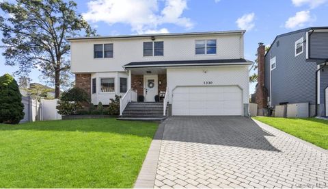 1330 Bea Court East Meadow NY 11554