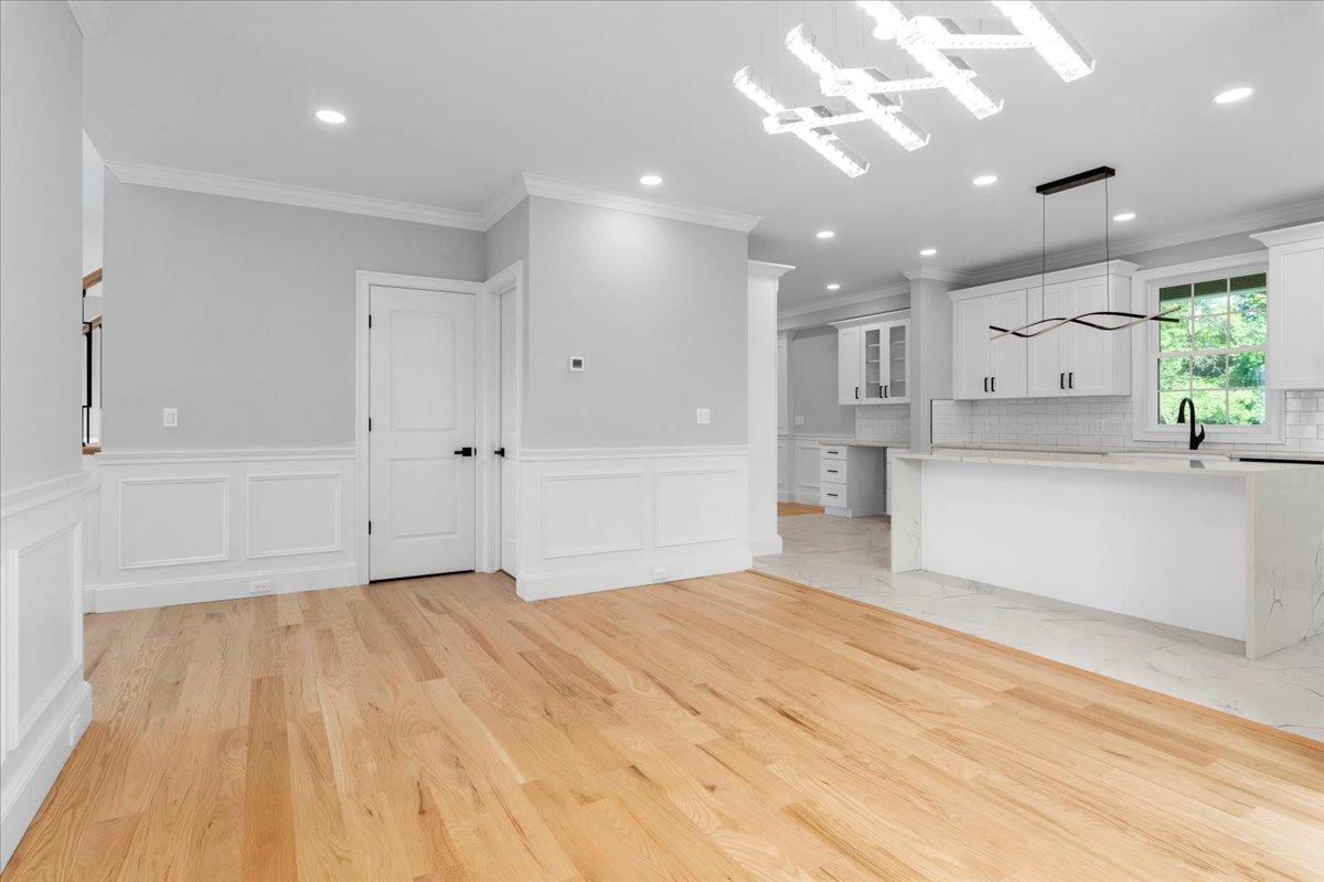 44 Cambria Road, Syosset, New York image 6